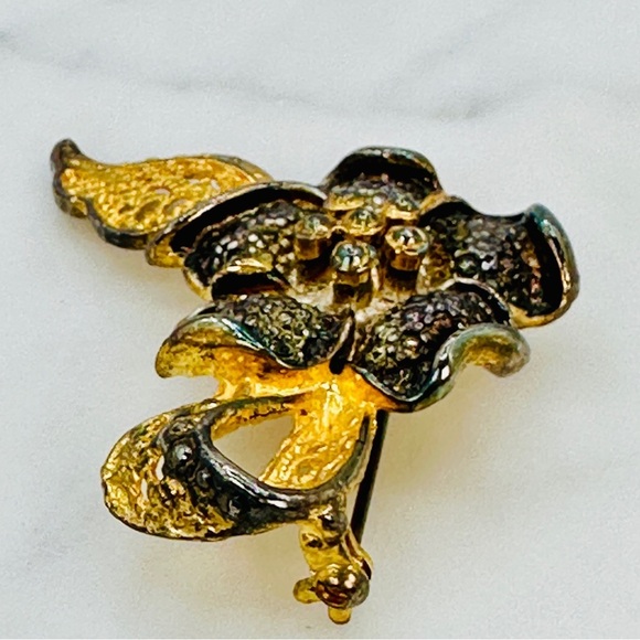 Flower Brooch Pin Gold Tone and Gunmetal Burnished Finish Ribbon Bow Romantic - Picture 7 of 9